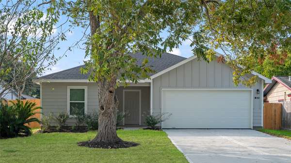 1617 14th AVE N, Texas City, TX 77590