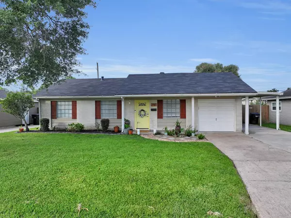 720 S 2nd ST, Nederland, TX 77627