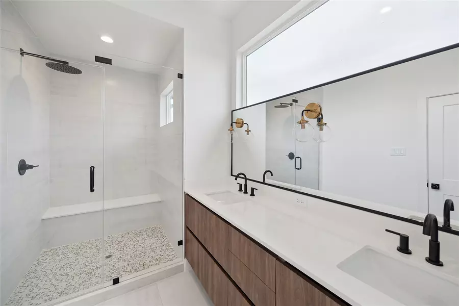 303H Marcella ST, Houston, TX 77091
