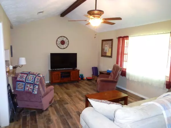 Angleton, TX 77515,3 Travis CT