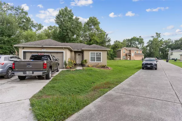 9104 N Green River Dr, Houston, TX 77078