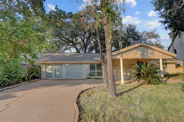 Houston, TX 77024,310 W Sam Houston Pkwy N