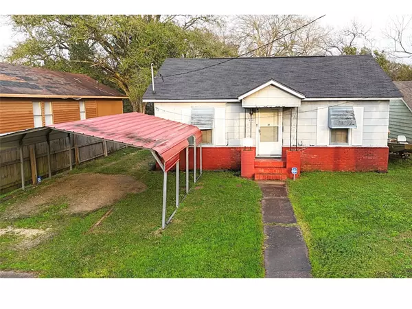 4145 Chaison ST, Beaumont, TX 77705