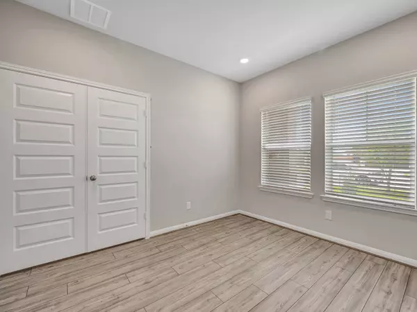 Texas City, TX 77591,10212 Deussen LN
