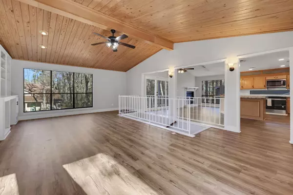 330 N Fairway LOOP, Coldspring, TX 77331