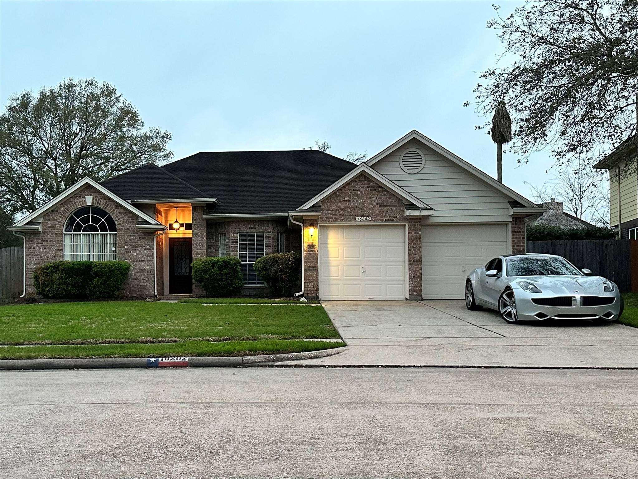16202 Ruffian DR, Friendswood, TX 77546