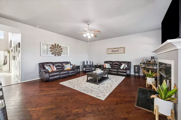 League City, TN 77573,394 Hyland LN