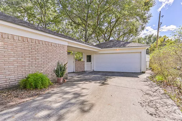 League City, TX 77573,2005 La Salle LN