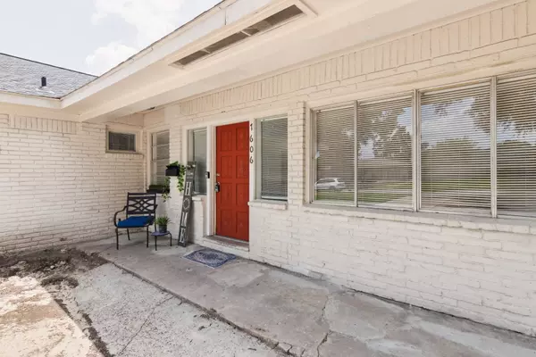 Pasadena, TX 77502,1606 Oaks DR