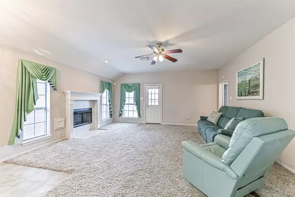 Friendswood, TX 77546,404 Live Oak LN