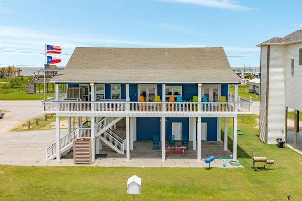 998 Austin DR, Gilchrist, TX 77617