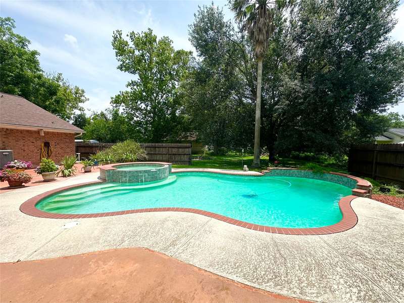 11855 23rd ST, Santa Fe, TX 77510
