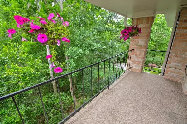 2238 S Piney Point RD #209, Houston, TX 77063