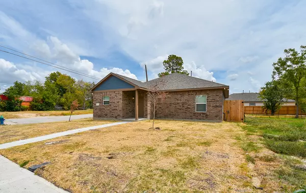 5614 N Wayside DR, Houston, TX 77028