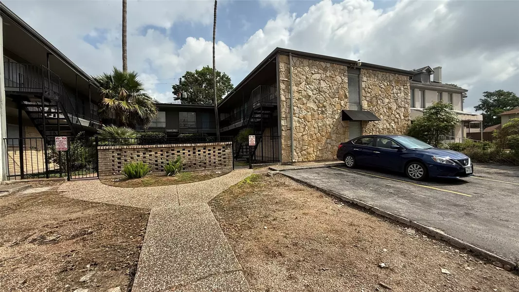 1660 Richmond AVE #15, Houston, TX 77006