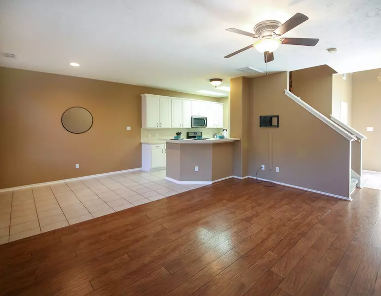 27 Summerhaze CIR, The Woodlands, TX 77382
