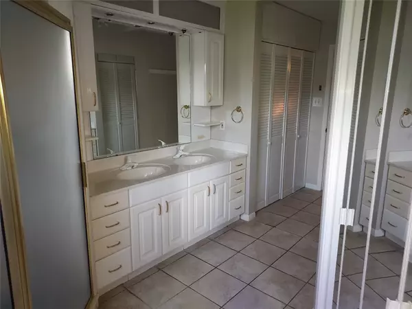 Angleton, TX 77515,1305 Sagebrush ST