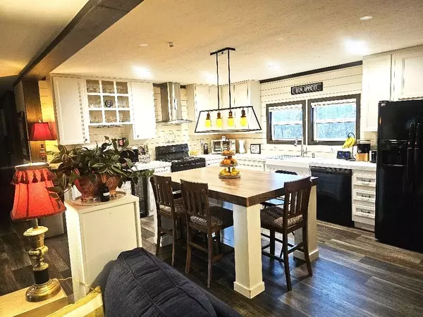 10929 Fm 83 HWY, Bronson, TX 75930