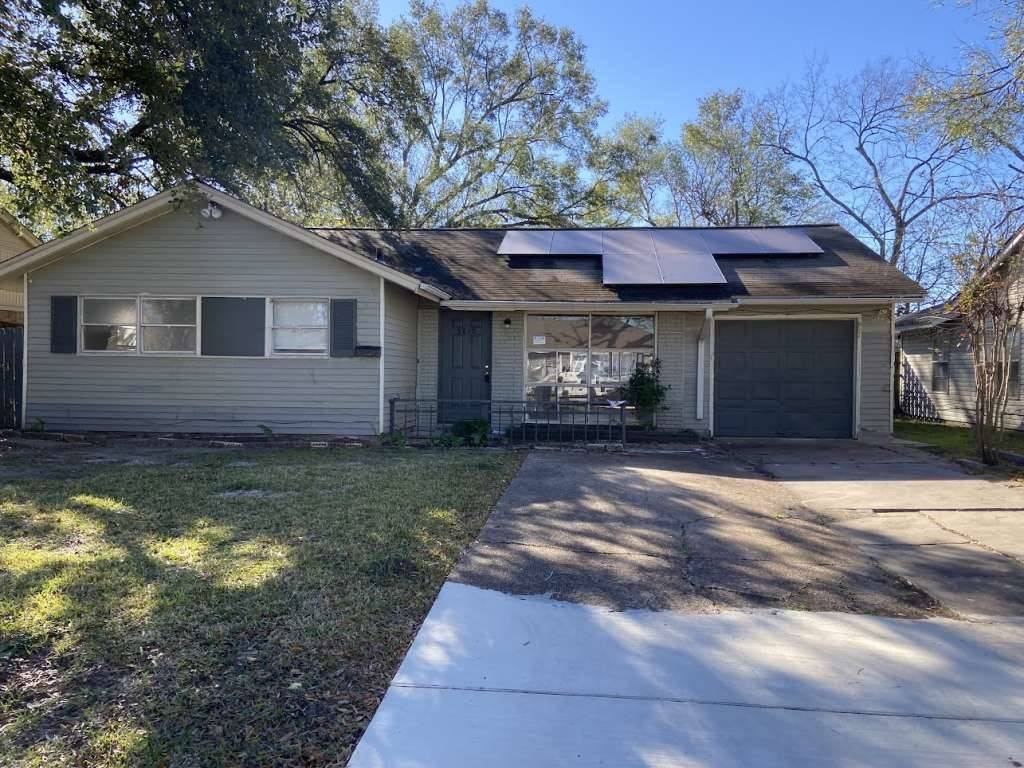5810 Belmark ST, Houston, TX 77033
