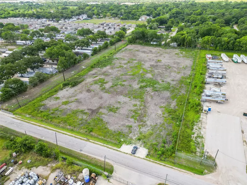 565 E Anderson RD, Houston, TX 77047