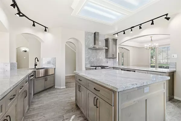 3218 W Oaks BLVD, Pearland, TX 77584