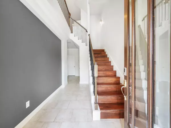 Webster, TX 77598,421 Via Regatta ST