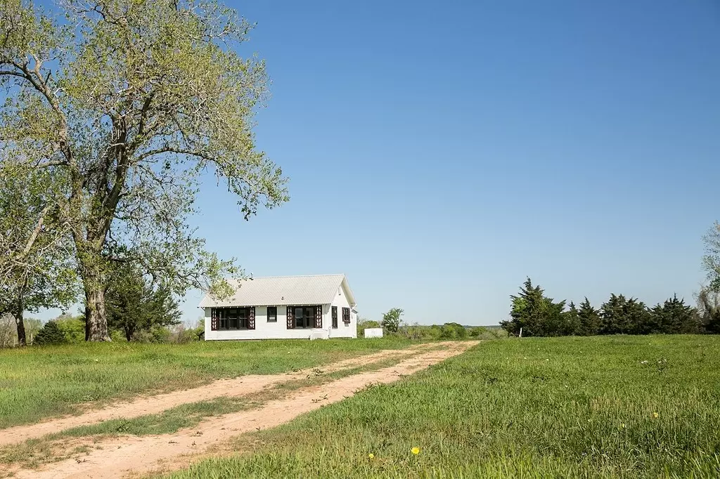 La Grange, TX 78945,5120 Frances RD
