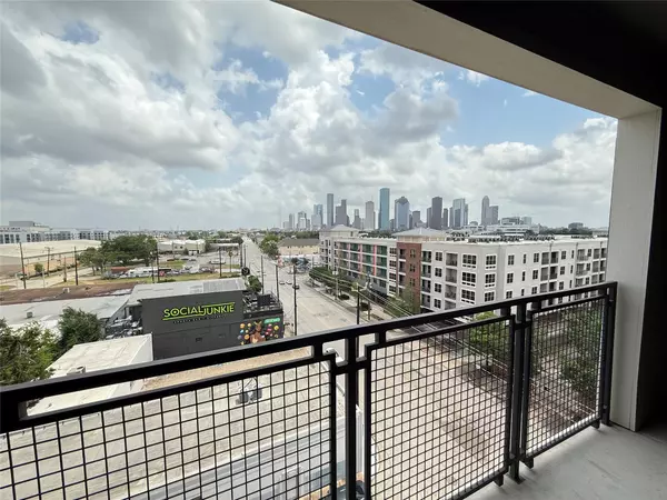 Houston, TX 77007,2520 Washington Ave #B3-820