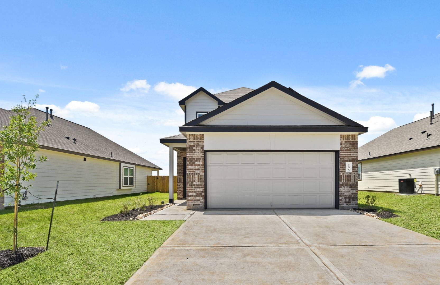 308 Elk Run LN,  Huntsville,  TX 77320