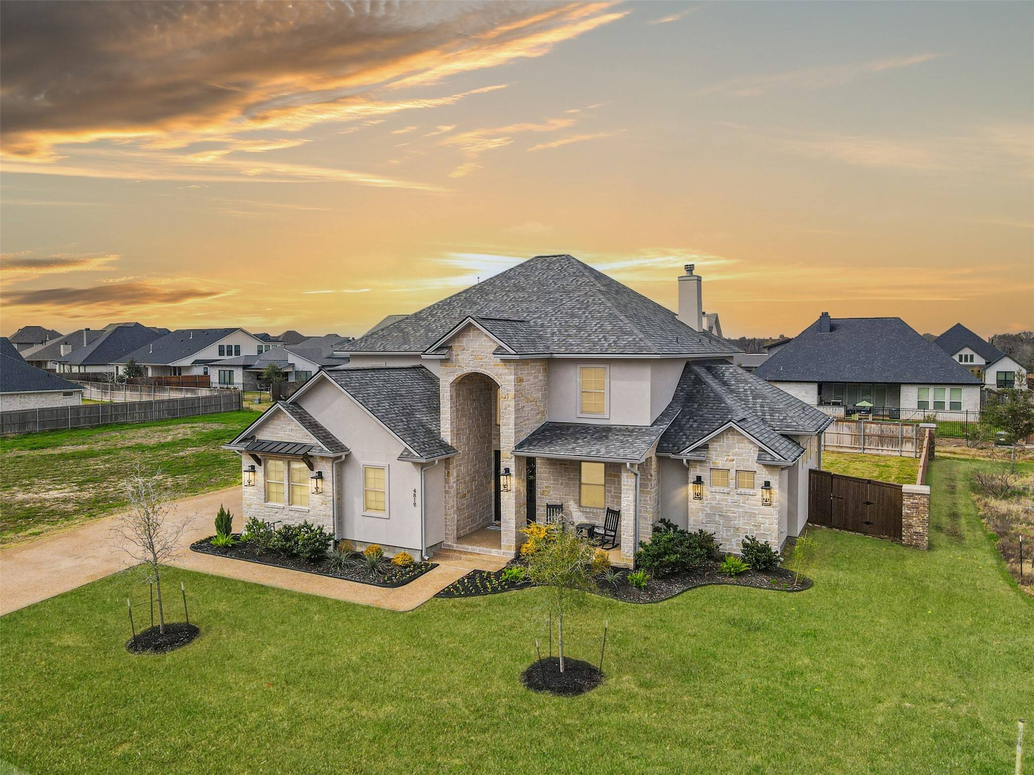 4819 Crystal Ridge CT, College Station, TX 77845