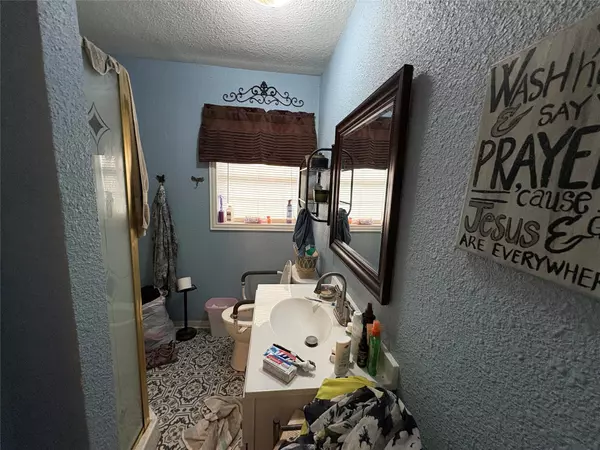 Angleton, TX 77515,615 N Tinsley ST