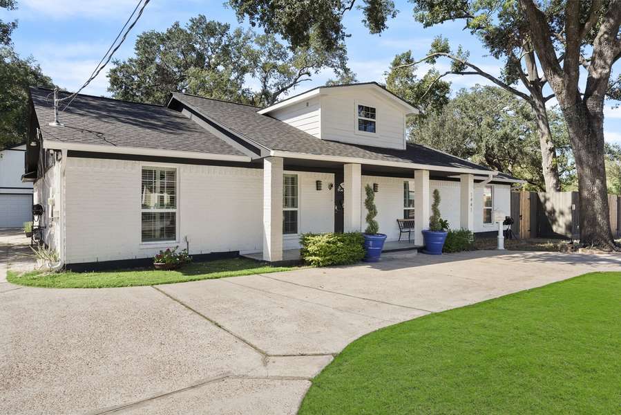 1441 Bingle RD, Houston, TX 77055