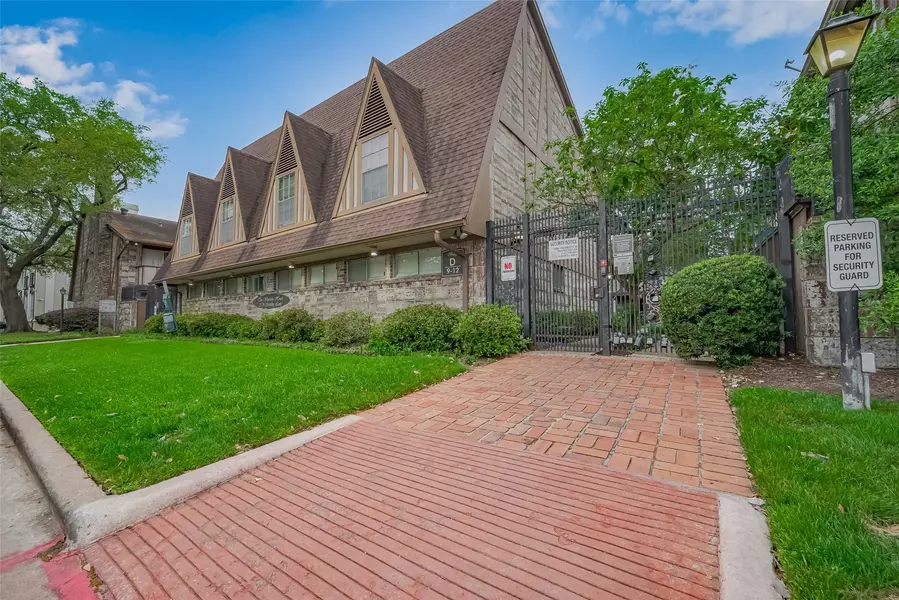 2574 Marilee LN #4, Houston, TX 77057