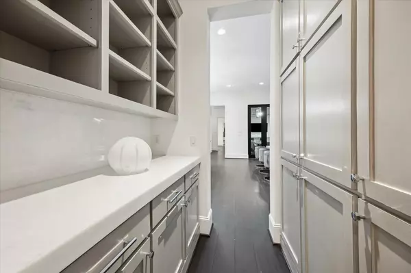 Bellaire, TX 77401,5324 Braeburn DR