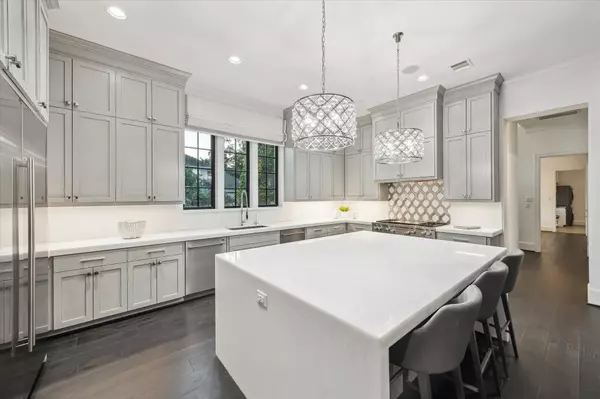 Bellaire, TX 77401,5324 Braeburn DR