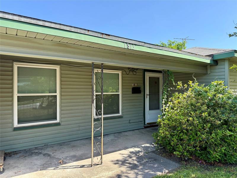 1813 W 15th ST, Houston, TX 77008