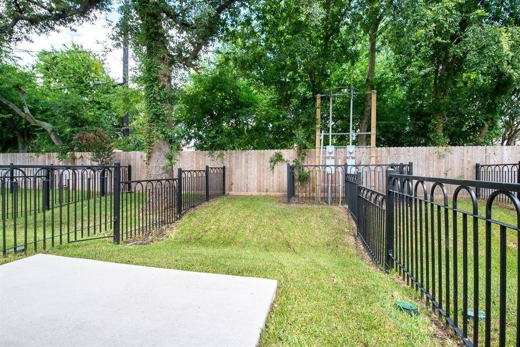Houston, TX 77033,5113 Briscoe Street Unit #A/B