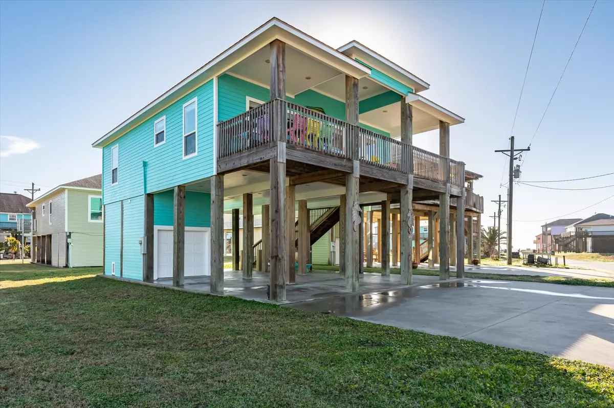 Crystal Beach, TX 77650,984 S Stingaree DR