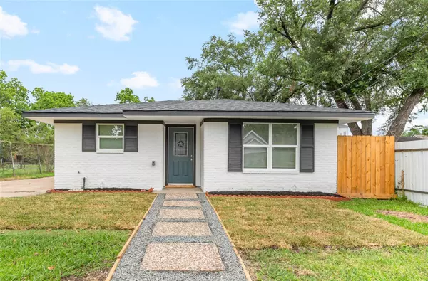 5115 Clay ST, Houston, TX 77023