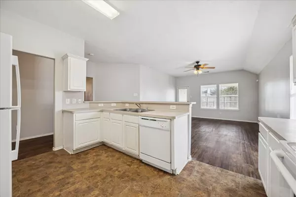 Dickinson, TX 77539,448 Sandstone Creek LN