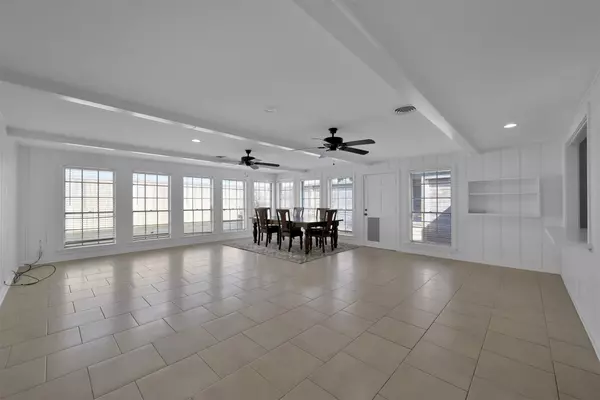 Houston, TX 77009,416 Milwaukee - Rear Unit ST