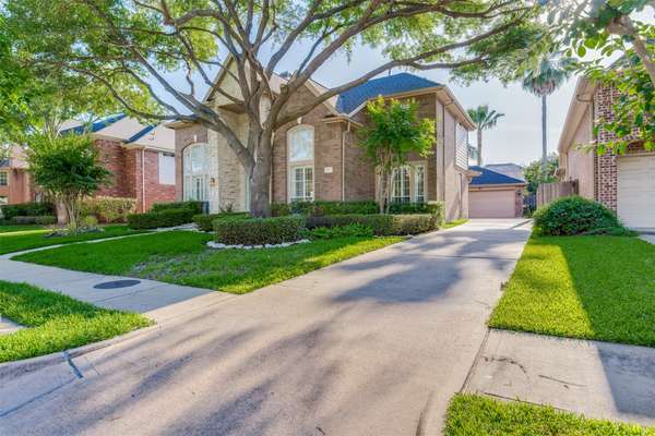 13515 N Tracewood BND, Houston, TX 77077