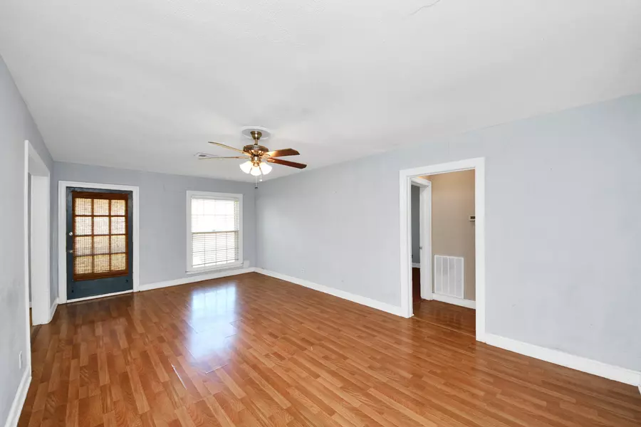 1203 17th AVE N, Texas City, TX 77590