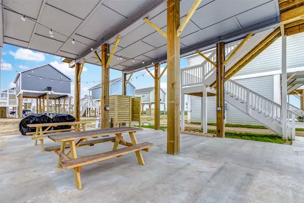 Gilchrist, TX 77617,1079 Johnson RD