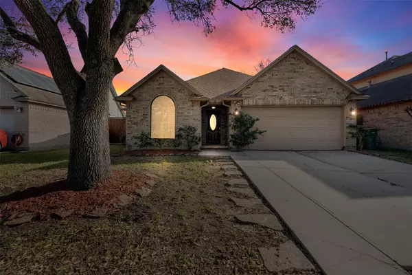 315 Bluebird LN,  Pasadena,  TX 77502