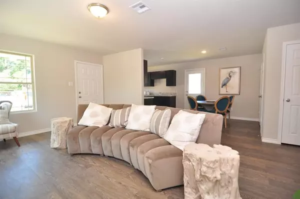 1007 W Milam ST,  Wharton,  TX 77488