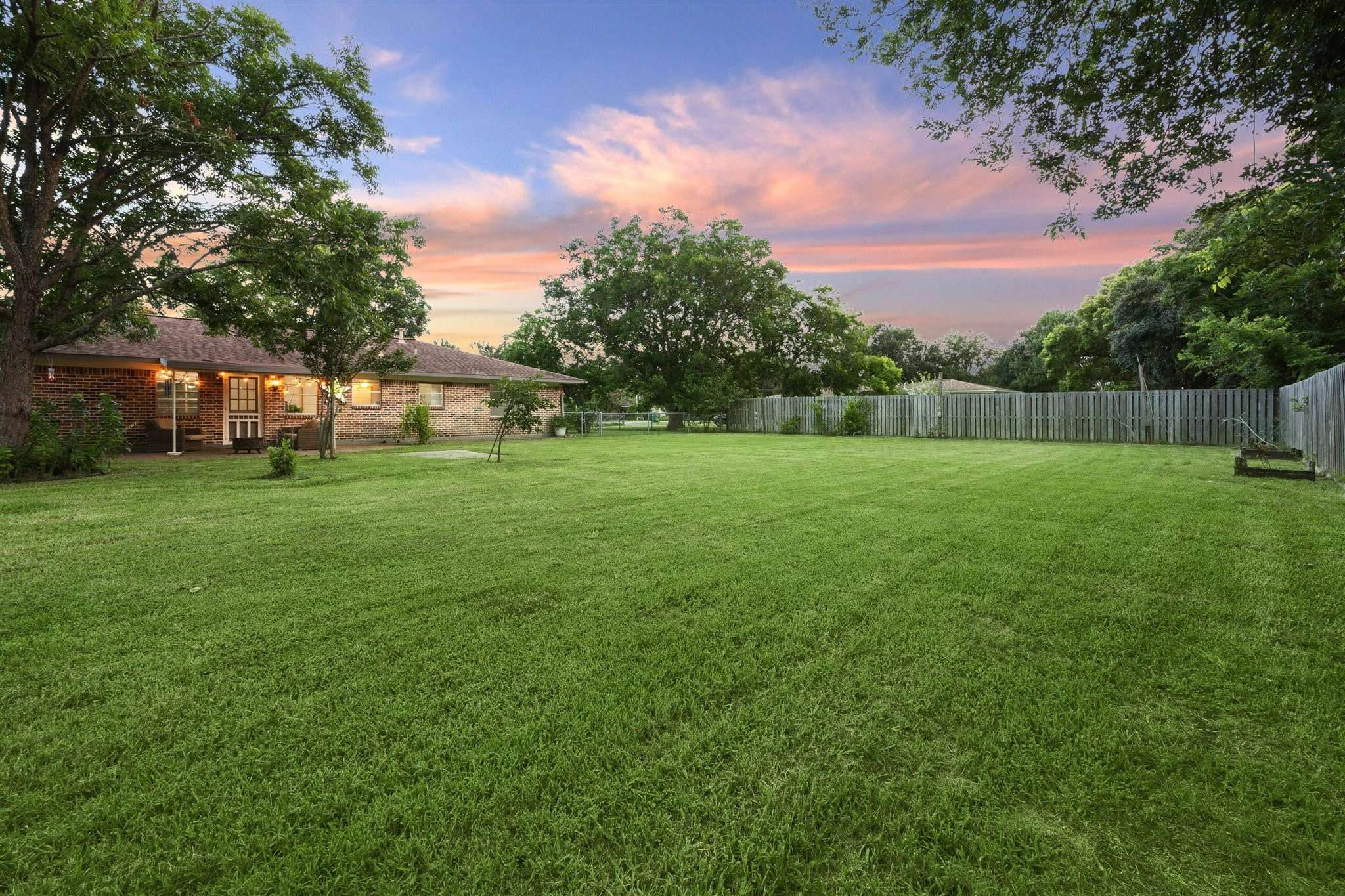 La Marque, TX 77568,2424 Corbett ST