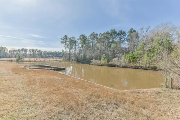 28635 Monterey Cliff LN, Huffman, TX 77336