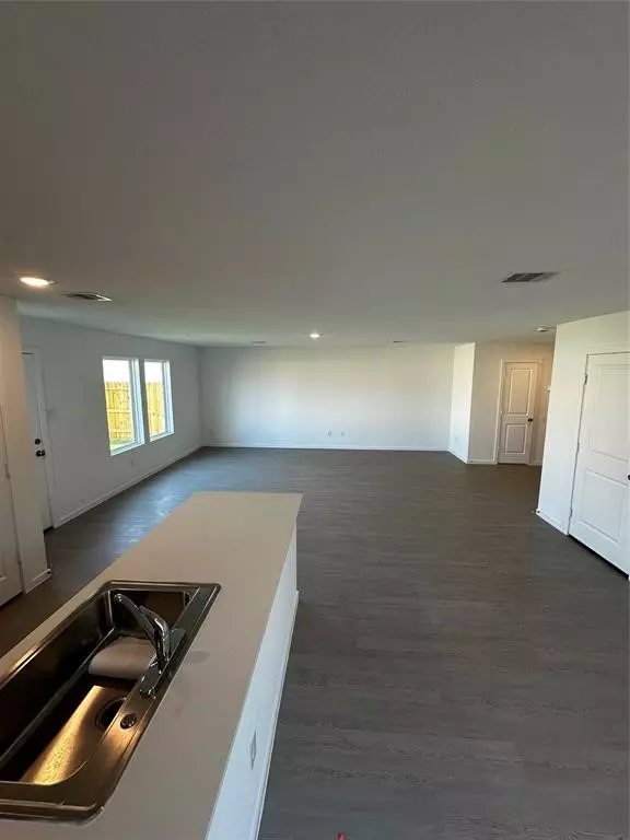 Wharton, TX 77488,104 Stran ST