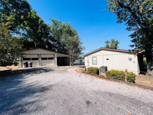 62 Walker TRL, Huntsville, TX 77320